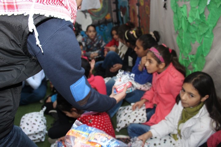 جامعة البترا زيارة طلبة التربية الوطنية إلى جمعية رعاية الفتى اليتيم Petra University Students Visit Orphan
